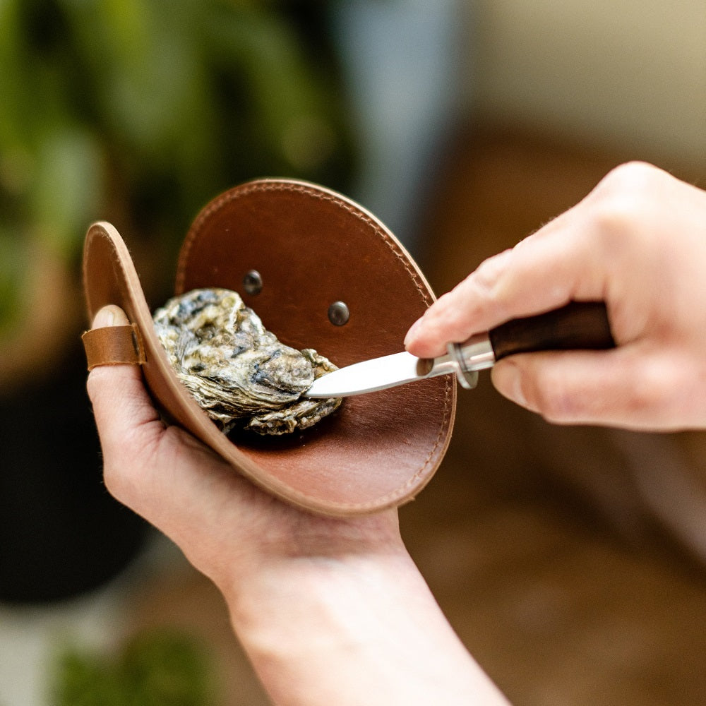 Brût Homeware oestermes met leren handschoen - Conceptstore Gekaapt