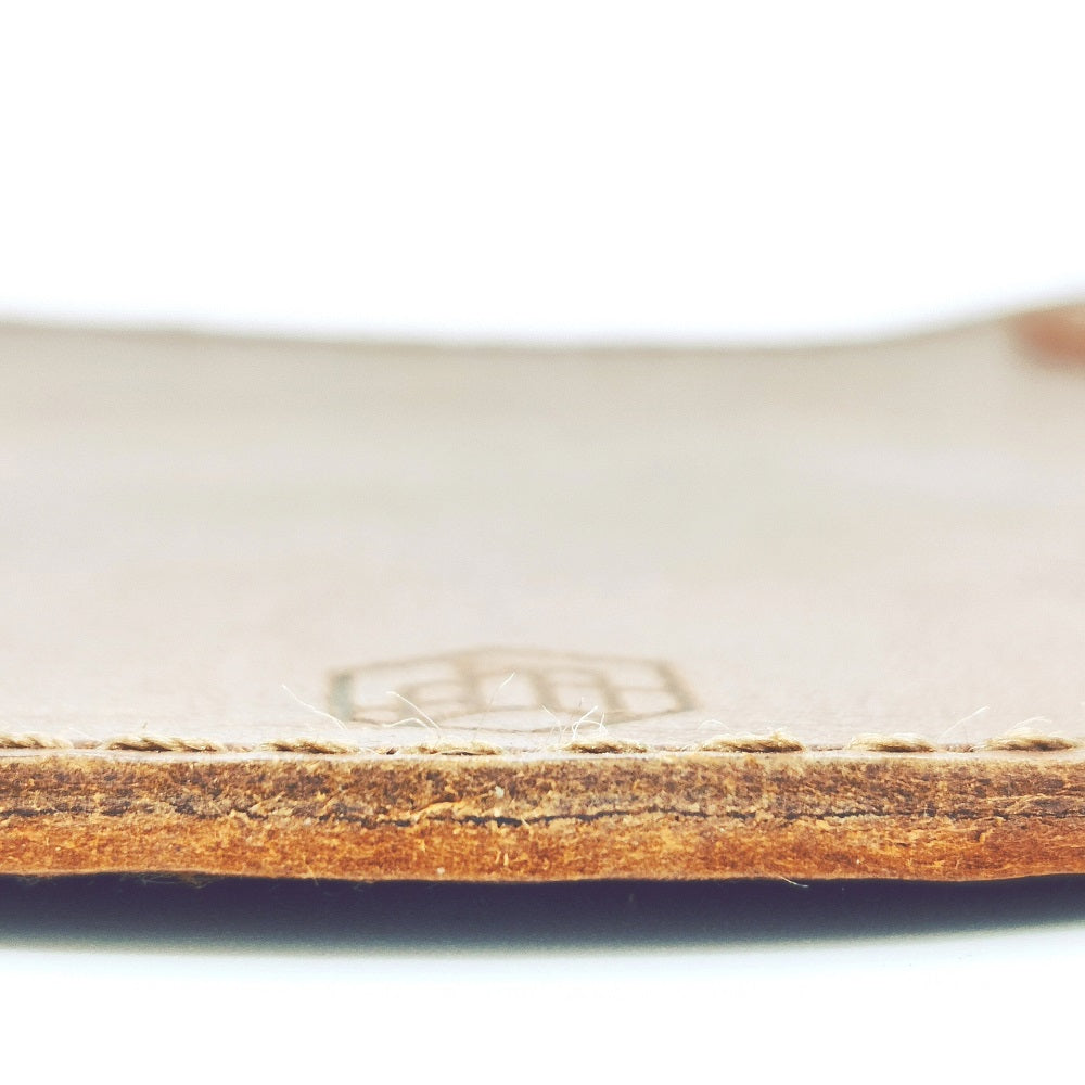 Brût Homeware oestermes met leren handschoen - Conceptstore Gekaapt