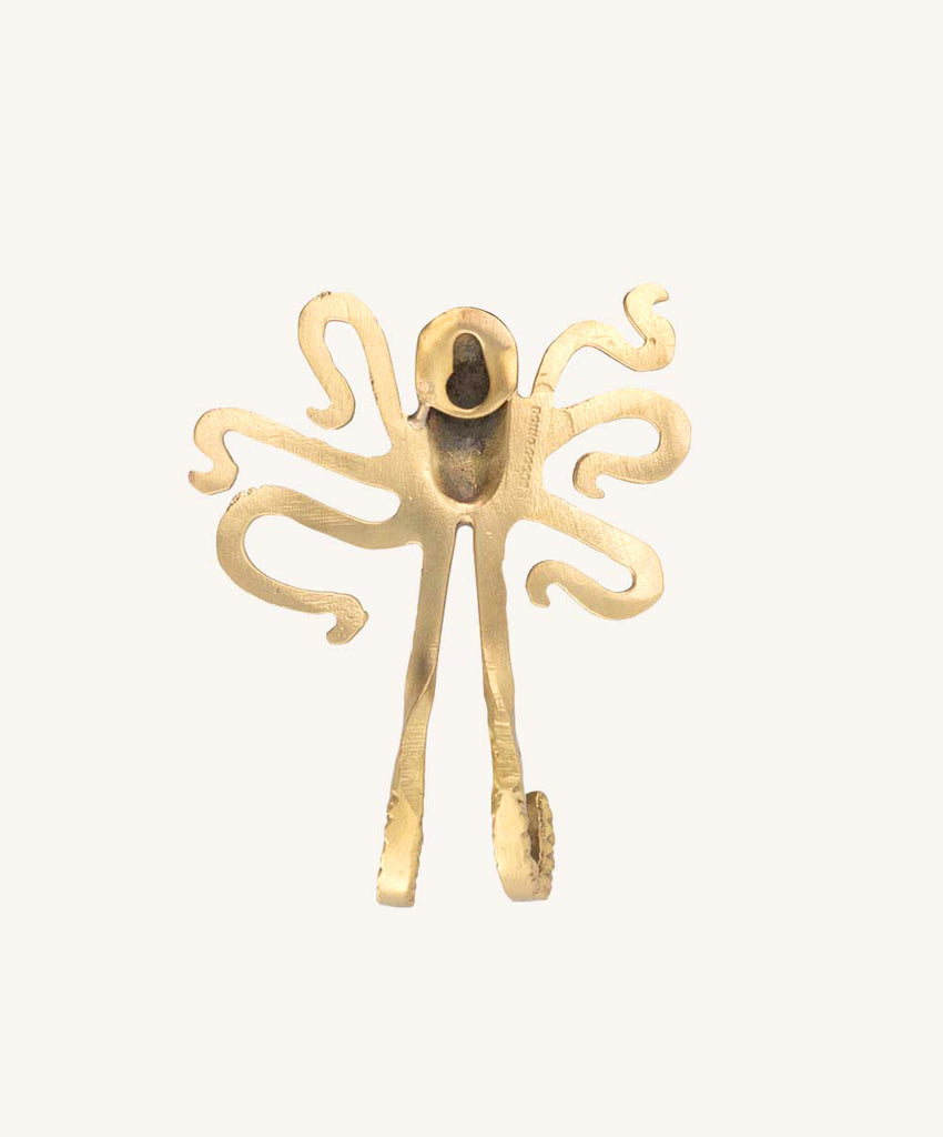 Gouden haak in octopusvorm met vijf tentakels.